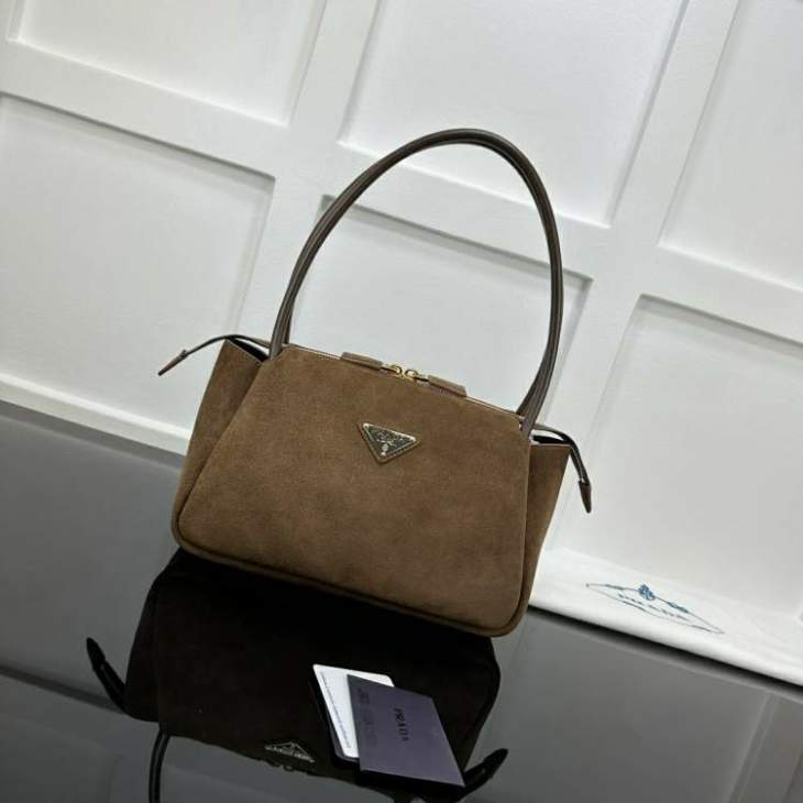 Picture of Prada Handbags _SKUfw208370324fw